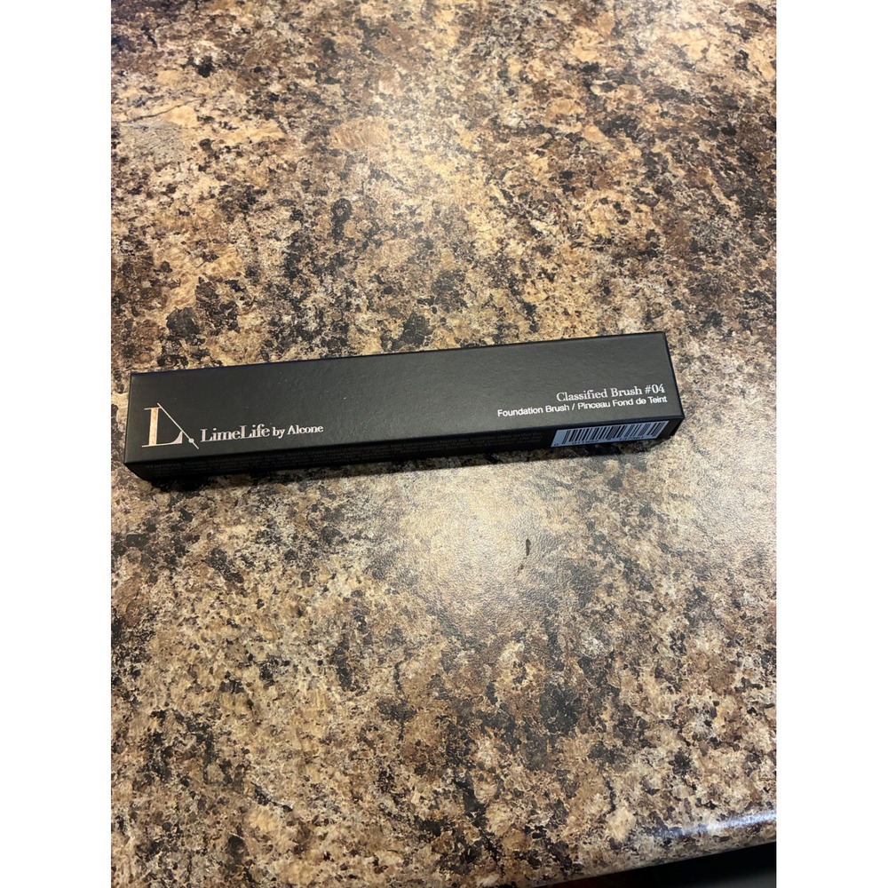 LimeLife by Alcone Classified Brush #04 Foundation Brush New in Box